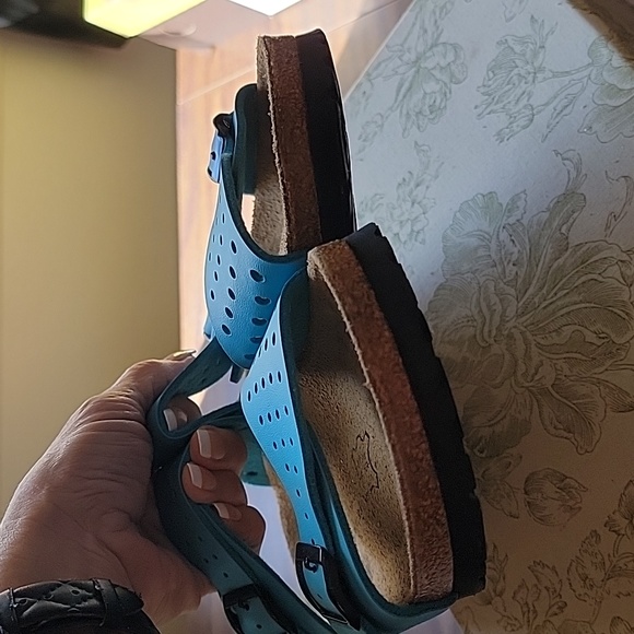 Birki's by Birkinstock aqua blue 2 strap sandles - Picture 8 of 9